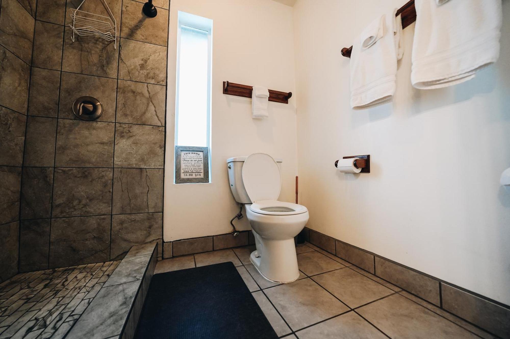 Pebble Creek Villa Три Ривърс Екстериор снимка